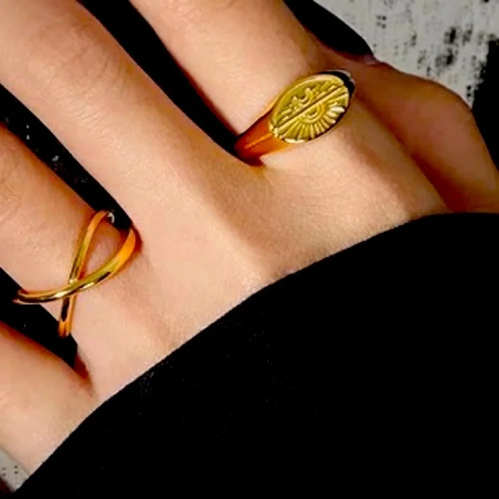 🍒3/$30 New Sun & Moon Signet Rings - Picture 4 of 4